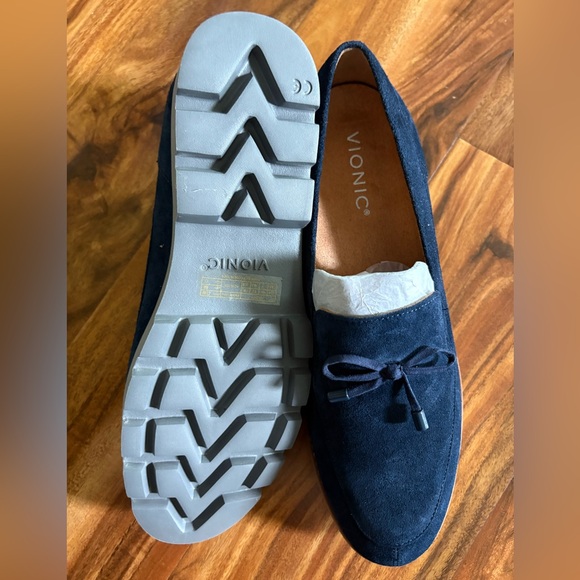 NEW Vionic Women’s Navy Blue Finley Suede Tassle Loafer 9.5 Shoes Slip On - Picture 12 of 13